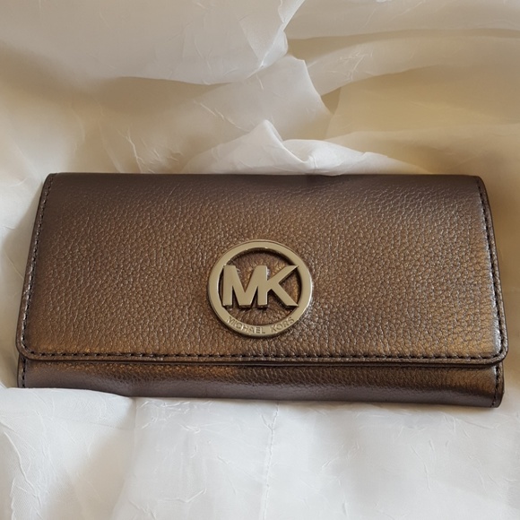 Michael Kors Handbags - 🌟Michael Kors Fulton Carryall nwt OFFER 10% LESS